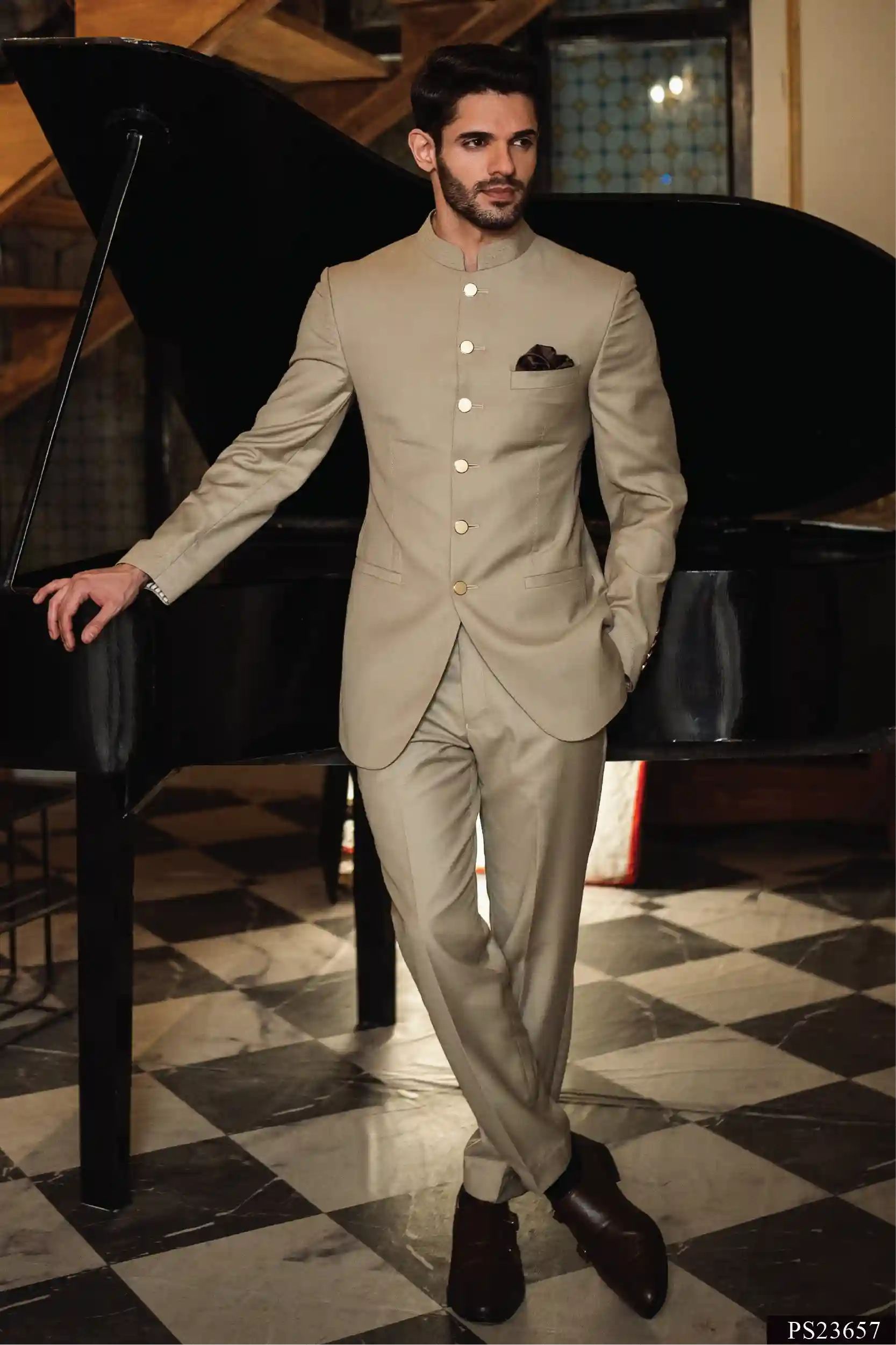 Men's Suits with Full-Canvas ConstructionsRegale Prince Suit