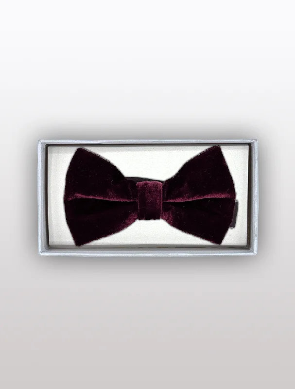 Men's Suits with Skinny LegsMen's Burgundy Velvet Bowtie