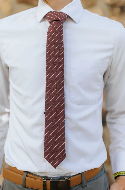 Men's Suits with Single VentsR&B Claret w/ Small White Twill Tie