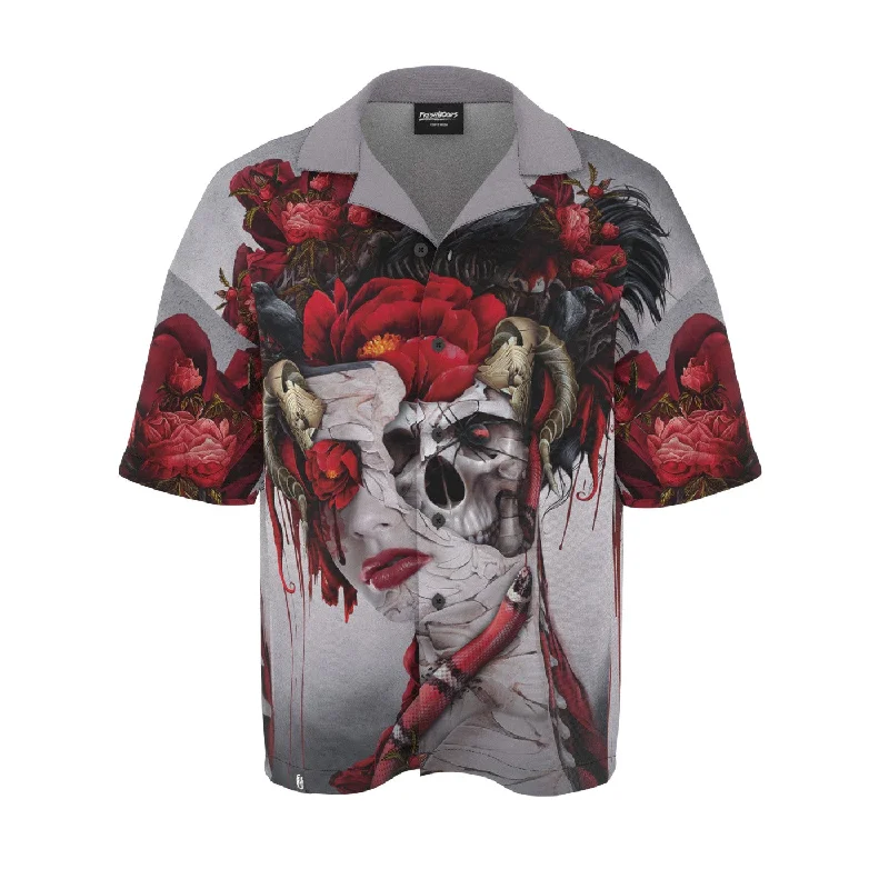 Men's Scoop Neck T-Shirts for a Relaxed FeelQueen Of Snakes And Black Widow Oversized Button Shirt