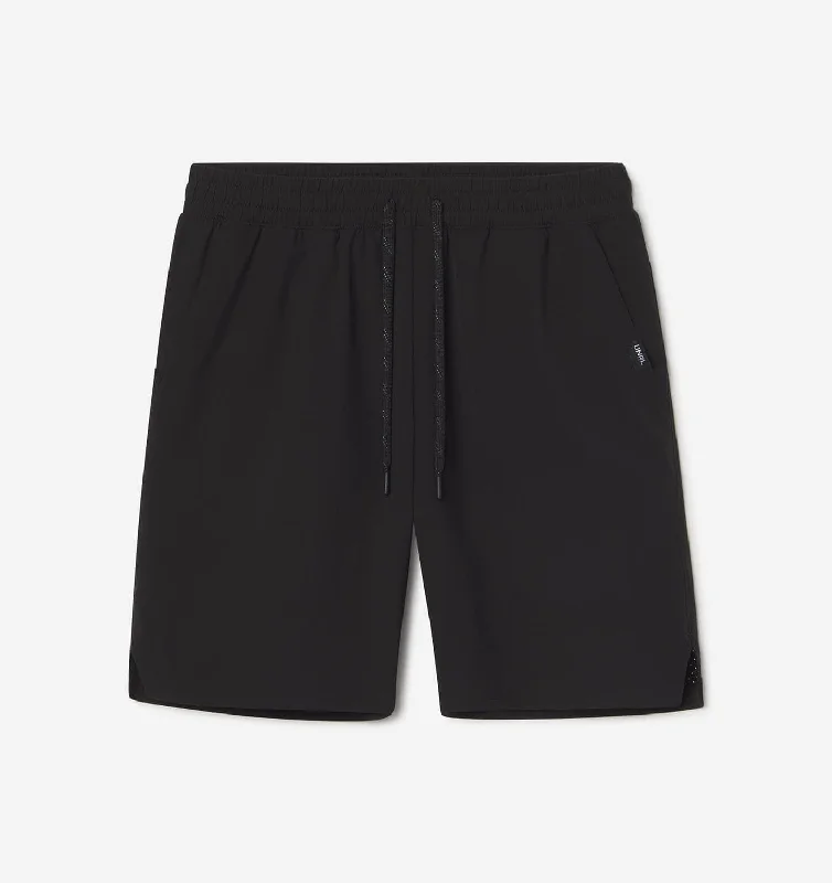 Men's Low-Waisted Pants for a Casual VibeStride Short [7.5"]