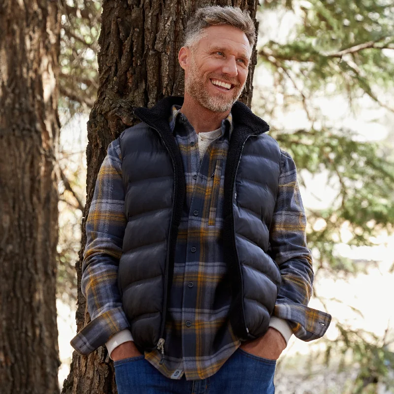 Men's Coats with PocketsMen's Pine Creek Quilted Reversible Vest