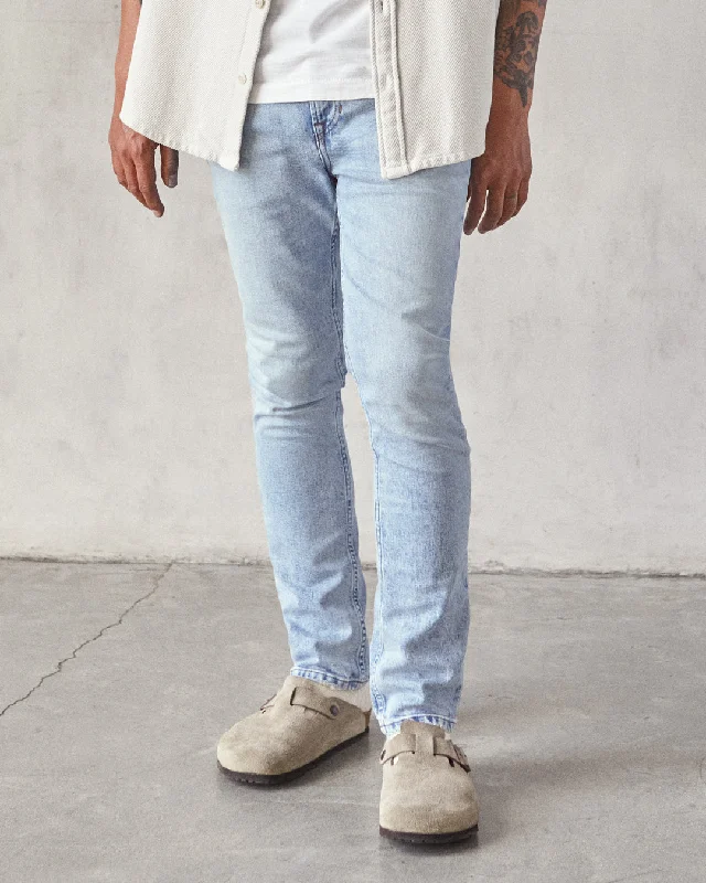 Men's Jeans with a Distressed LookThe Cove Slim Jean