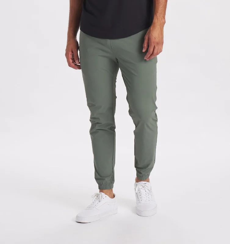 Men's Pants with Contrast StitchingIn-Flex Jogger III